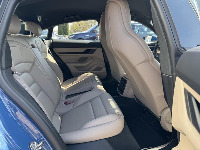 Porsche Taycan Performance Accu Plus 84 kWh / 360Camera / Head-up / Luchtvering / 20'' / Achterasbesturing / Leder / Porsche InnoDrive / Keyless / Navigatie / Stoelverwarming / Warmtepomp / ACC