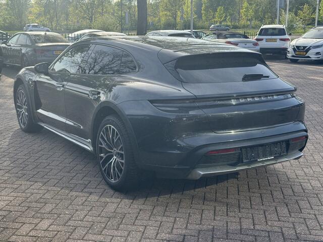 Porsche Taycan Cross Turismo 4S 79 kWh / Panoramadak / Camera / Passenger display / Luchtvering / 20'' / Leder / Stuurverwarming / ACC / DAB
