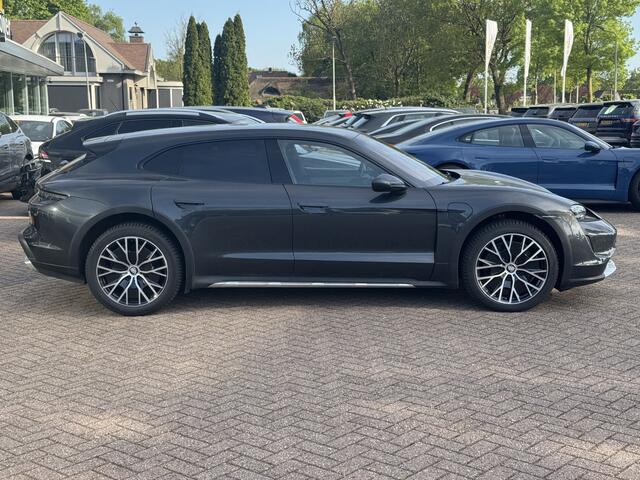 Porsche Taycan Cross Turismo 4S 79 kWh / Panoramadak / Camera / Passenger display / Luchtvering / 20'' / Leder / Stuurverwarming / ACC / DAB