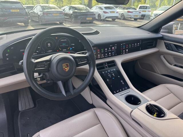 Porsche Taycan Cross Turismo 4S 79 kWh / Panoramadak / Camera / Passenger display / Luchtvering / 20'' / Leder / Stuurverwarming / ACC / DAB