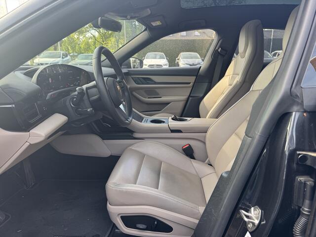 Porsche Taycan Cross Turismo 4S 79 kWh / Panoramadak / Camera / Passenger display / Luchtvering / 20'' / Leder / Stuurverwarming / ACC / DAB