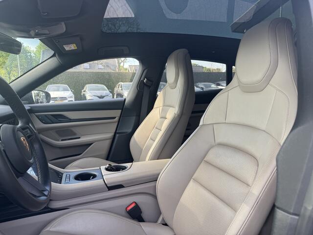 Porsche Taycan Cross Turismo 4S 79 kWh / Panoramadak / Camera / Passenger display / Luchtvering / 20'' / Leder / Stuurverwarming / ACC / DAB