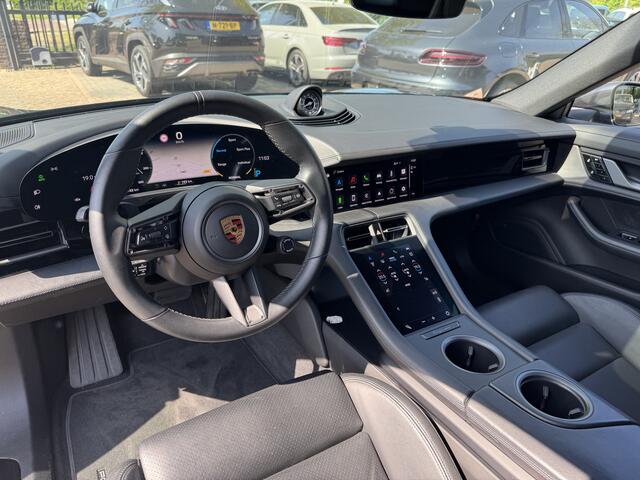 Porsche Taycan 4S 79 kWh / Panoramadak / 360Camera / Achterasbesturing / Adaptieve stoelen / 20'' / Keyless / Bose / Luchtvering / Sportchrono / Dodehoek / DAB / Stuurverwarming / Warmtepomp / ACC