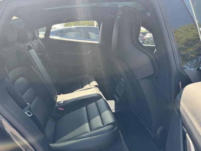 Porsche Taycan 4S 79 kWh / Panoramadak / 360Camera / Achterasbesturing / Adaptieve stoelen / 20'' / Keyless / Bose / Luchtvering / Sportchrono / Dodehoek / DAB / Stuurverwarming / Warmtepomp / ACC