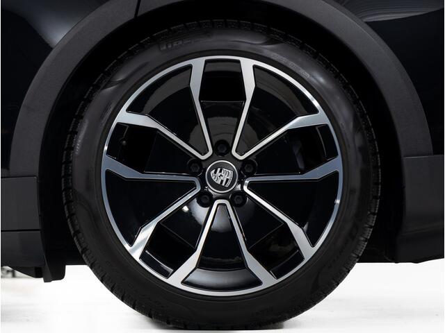 Porsche Taycan 4 Cross Turismo