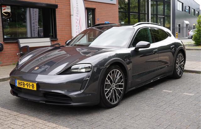 Porsche Taycan Cross Turismo 4 93 kWh / Glas dak / Luchtvering / Blackpack