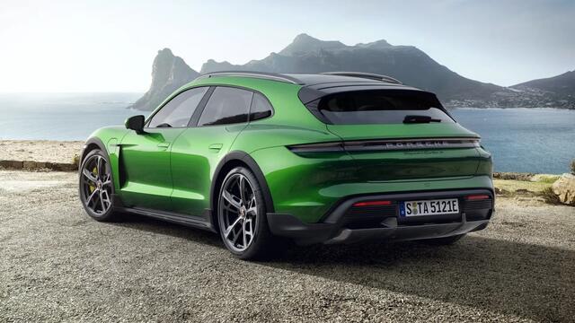 Porsche Taycan Turbo S Cross Turismo