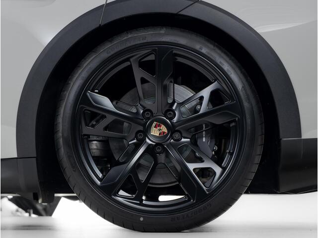 Porsche Taycan 4 Cross Turismo