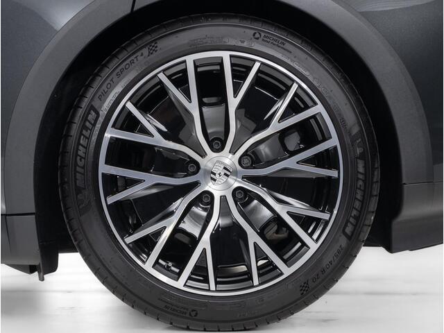 Porsche Taycan 4 Cross Turismo