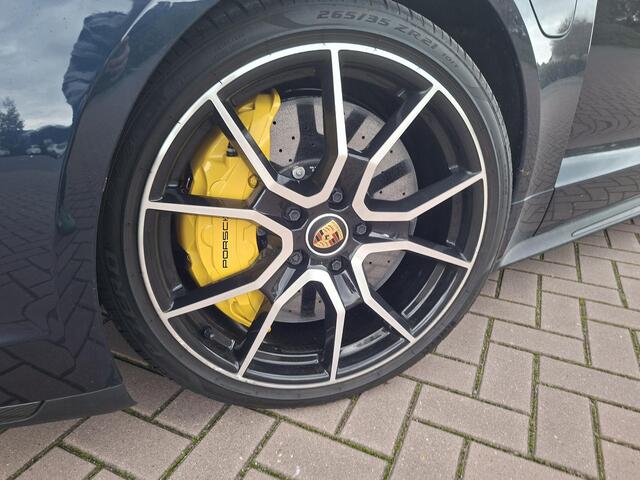 Porsche Taycan Sport Turismo Turbo S 93 kWh 761pk | Burmester | Keramische remmen | Volleder | HUD | SportChrono | Panodak | Bijrijdersdispay | PDCC | Stoelventilatie | 5-pers | SportDesign | InnoDrive| Carbon in/exterieur | Etc.. 247300 nw prijs (Org NL)