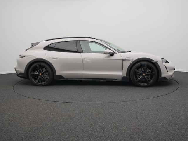 Porsche Taycan Cross Turismo 4