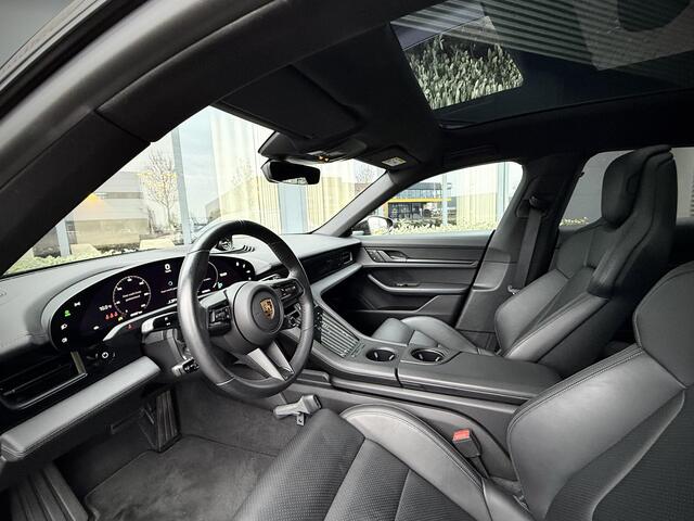 Porsche Taycan Cross Turismo 4 93 kWh Pano/ Bose/ Sportstoelen/ Chrono