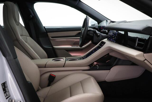 Porsche Taycan Cross Turismo 4S 93 kWh | PANORAMADAK | STOELVERWARMING | GEHEUGEN / PARKEER- PACK | BOSE DAB | APPLE | CAMERA