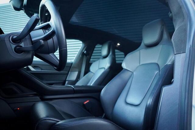 Porsche Taycan Turbo 93 kWh / 4Wiel Sturing / Pano / Passenger Display / Coated Brakes / Incl BTW