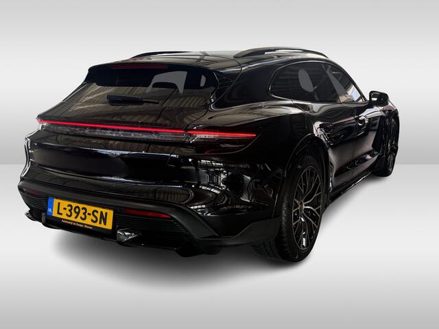 Porsche Taycan Cross Turismo Turbo S 93 kWh / Panoramadak / 360Camera / Head-up / Passenger Display / Luchtvering / 21'' / Bose / Keyless / Sportdesign+Chrono / Stoelventilatie+Verwarming / Stuurverwarming / Dodehoek / DAB / ACC