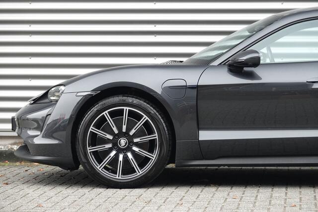 Porsche Taycan 4S Performance 84 kWh Sport Chrono Plus | Pano | Massage | HUD | Memory | Inno Drive | Bose | 360 Camera | Luchtvering | Warmtepomp | Ventilatie |