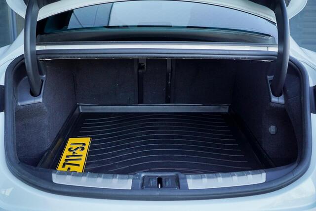 Porsche Taycan Performance 84 kWh / Pano / Warmtepomp / Bose / Luchtvering / 21''