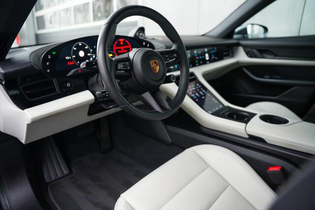 Porsche Taycan 79 kWh Sport-Chrono 327 pk / Marge-Auto/ NL-Auto/ Dealer.Ond/ Passenger-Display/ Lucht-Vering/ Sport-Stoelen/ Stoel.Verw. 20'' LMV