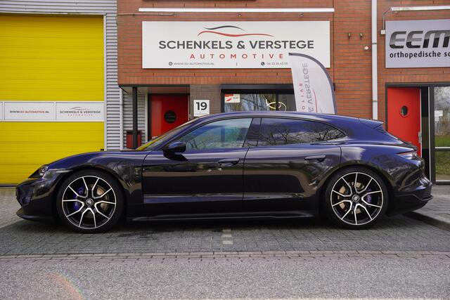 Porsche Taycan Sport Turismo 79 kWh / Pano / Leer Dash / Inno Drive / Alcantara / Bose / Porsche Ond / Chrono / Achteras besturing /