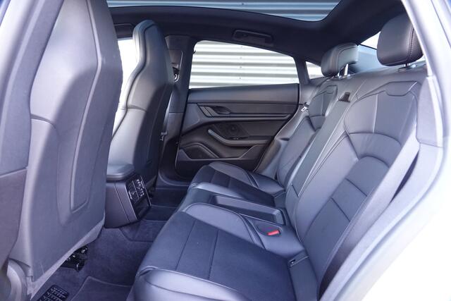 Porsche Taycan 93 kWh Performance Accu Plus | Approved | Pano | Warmtepomp | Luchtvering |