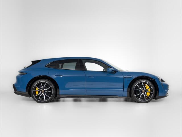 Porsche Taycan Turbo S Cross Turismo