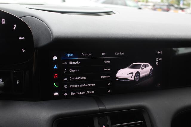 Porsche Taycan Sport Turismo 79 kWh / Panoramadak / Camera / Bose / 20'' / Luchtvering / Leder / Warmtepomp / Dodehoek / Stoelverwarming / DAB / Cruise Control