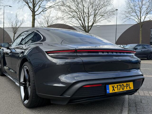 Porsche Taycan Performance 84 kWh VAN ¤79.900,- VOOR ¤74.440,- UW LENTEVOORDEEL: ¤ 5.460,-! |SOH 100% | SPORT-CHRONO-PAKKET | CRUISE CONTROL ADAPTIEF MET STOP&GO | PANO | MEMORY SEATS | 360 GRADEN CAMERA | VOLLE AUTO | 17.000KM |
