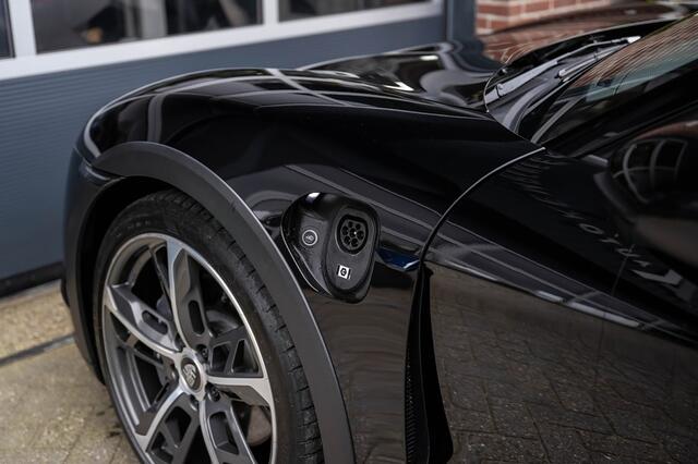 Porsche Taycan 4 93 kWh | Panorama | Luchtvering | Bose | Camera | Sport Chrono | 21' inch | BTW |