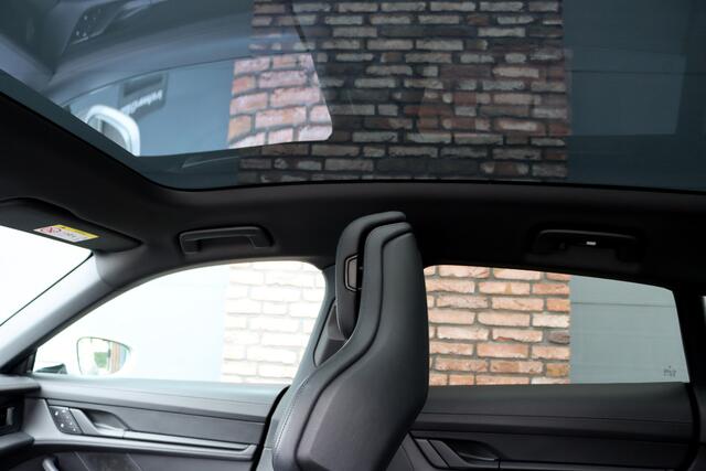 Porsche Taycan Sport Turismo 79 kWh | Achterasbesturing | Luchtvering | Sport-Chrono | ACC | Panoramadak | 18-wegs | BOSE | Memory | Surround Camera | Verwarmd Stuurwiel |