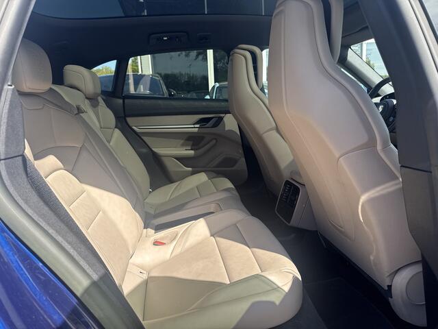 Porsche Taycan Cross Turismo 93 kWh / SOH 93,7% / Panoramadak / 360Camera / Luchtvering / Sportchrono / 20'' / Warmtepomp / Stoelverwarming 4x / DAB / CarPlay / Cruise Control