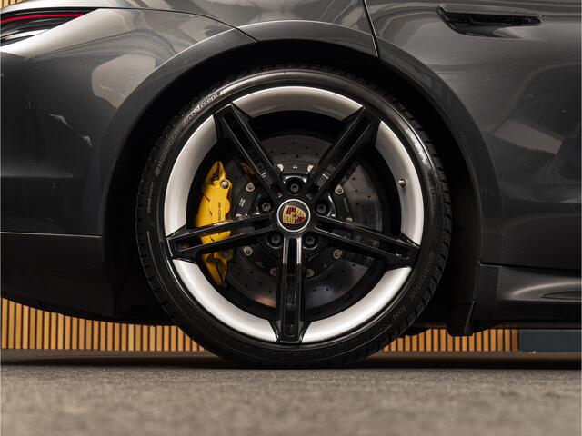Porsche Taycan Sport Turismo Turbo S 93 kWh CERAMIC | PANO | 18VOUDIG | CARBON