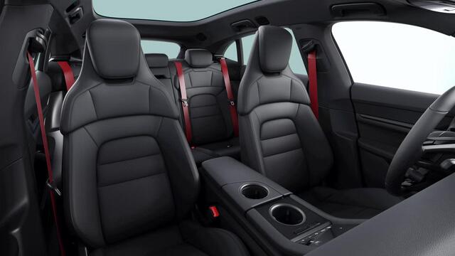Porsche Taycan Cross Turismo 4