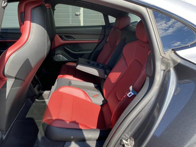Porsche Taycan Turbo S 93 kWh 3 JAAR APPROVED GARANTIE! dealer onderhouden.