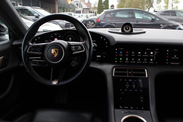Porsche Taycan Cross Turismo 4 93 kWh / SoH 92,2% / Panoramadak / 360Camera / Passenger Display / Adaptieve Stoelen / Luchtvering / 21'' / Bose / Keyless / Sportchrono / Stoelventilatie / Stoelverwarming 4x / DAB / Cruise Control