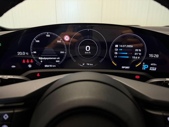 Porsche Taycan Cross Turismo 4 93 kWh Panodak Luchtvering Acc Vulkaangrijs