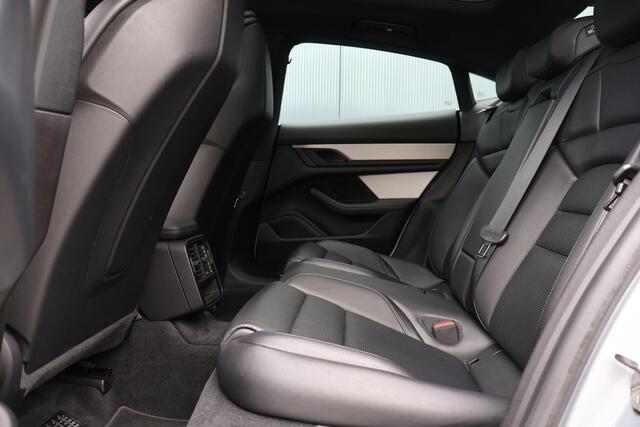 Porsche Taycan 4S Performance Plus 93 kWh | 571pk | Sport Chrono | NL-Auto | Pano | Luchtvering | 20 Inch Turbo Aero | Camera | 5-zits