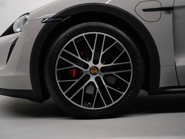 Porsche Taycan Cross Turismo 4S