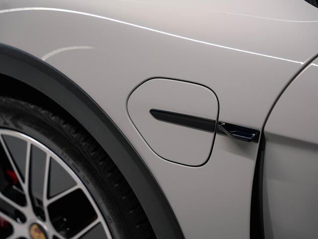 Porsche Taycan Cross Turismo 4S