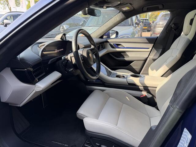Porsche Taycan GTS 93 kWh / SoH 97,4% / Panoramadak / 360Camera / Achterasbesturing / Passenger Display / Bose / Luchtvering / 21'' / Sportdesign+Chrono / Leder / CarPlay / Stoelmassage+Ventilatie / Dodehoek / DAB / A