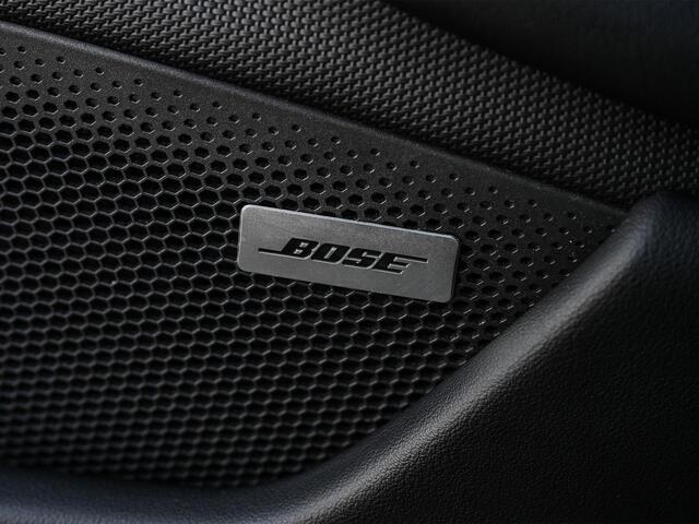Porsche Taycan Performance 84 kWh | NL Auto | Panoramadak | 360 Camera | Bose | Memory Seats | Stoel + Stuurverwarming | Ambiance Interieur |