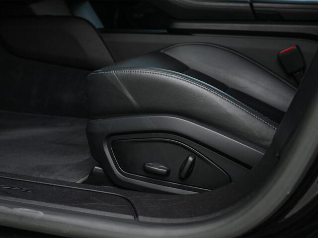 Porsche Taycan Performance 84 kWh | NL Auto | Panoramadak | 360 Camera | Bose | Memory Seats | Stoel + Stuurverwarming | Ambiance Interieur |