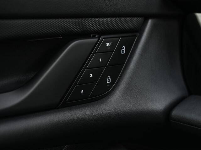 Porsche Taycan Performance 84 kWh | NL Auto | Panoramadak | 360 Camera | Bose | Memory Seats | Stoel + Stuurverwarming | Ambiance Interieur |