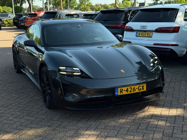 Porsche Taycan GTS 93 kWh / SoH 91,6% / Panoramadak / 360Camera / Head-up / Passenger Display / Achterasbesturing / Keyless / Bose / 21'' / Luchtvering / Sportdesign+Chrono / Matrix LED / Carbon intr. / Innodrive