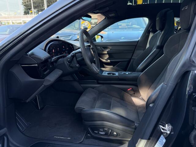Porsche Taycan GTS 93 kWh / SoH 91,6% / Panoramadak / 360Camera / Head-up / Passenger Display / Achterasbesturing / Keyless / Bose / 21'' / Luchtvering / Sportdesign+Chrono / Matrix LED / Carbon intr. / Innodrive