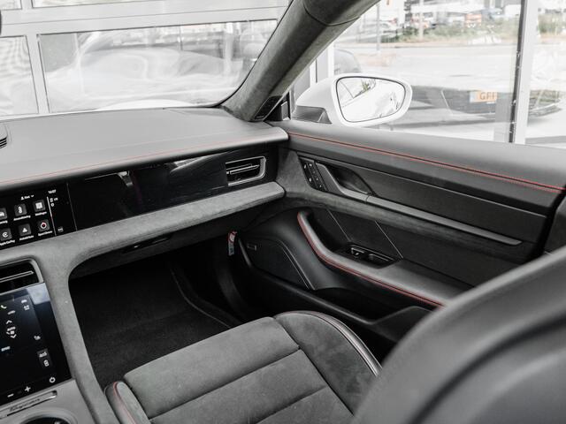 Porsche Taycan Sport Turismo GTS | PANORAMA | SPORT CHRONO | ALCANTARA | BTW