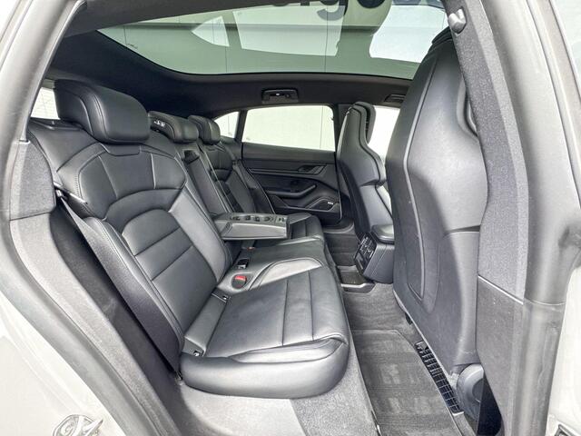 Porsche Taycan Cross Turismo 4 93 kWh | Sport Chrono Pakket | Adaptieve Cruise Control | Panoramadak