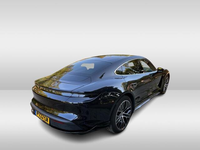 Porsche Taycan 4S Performance 84 kWh / Panoramadak / 360Camera / Head-up / Achterasbesturing / Passenger Display / Luchtvering / 20'' / Keyless / Sportdesign+Chrono / Ventilatie+Massage / Bose / Dodehoek / DAB / Cruise Control