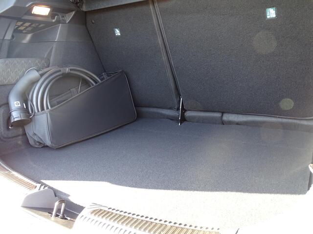 Renault 4 comfort range iconic 52 kWh NU 5 JAAR GARANTIE! / PACK ADVANCED DRIVING ASSIST / HARMAN KARDON AUDIO