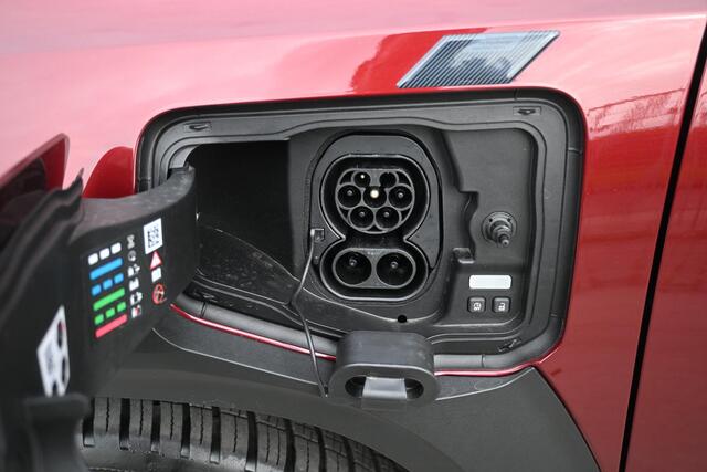 Renault 4 comfort range iconic 52 kWh | STUUR/STOELVERWARMING | HARMAN/KARDON | CAMERA | NAVI | CRUISE CONTROL | ALL-SEASONBANDEN | CLIMATE CONTROL | PDC | LMV