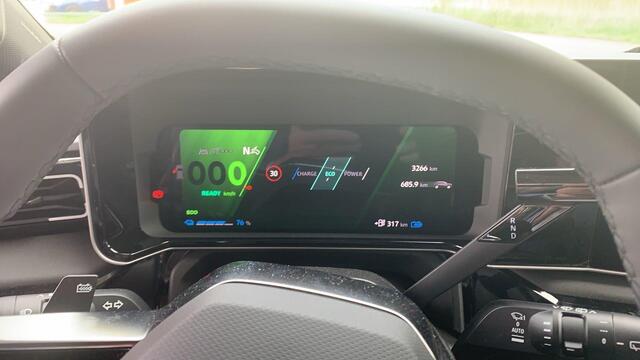 Renault 4 comfort range iconic 52 kWh